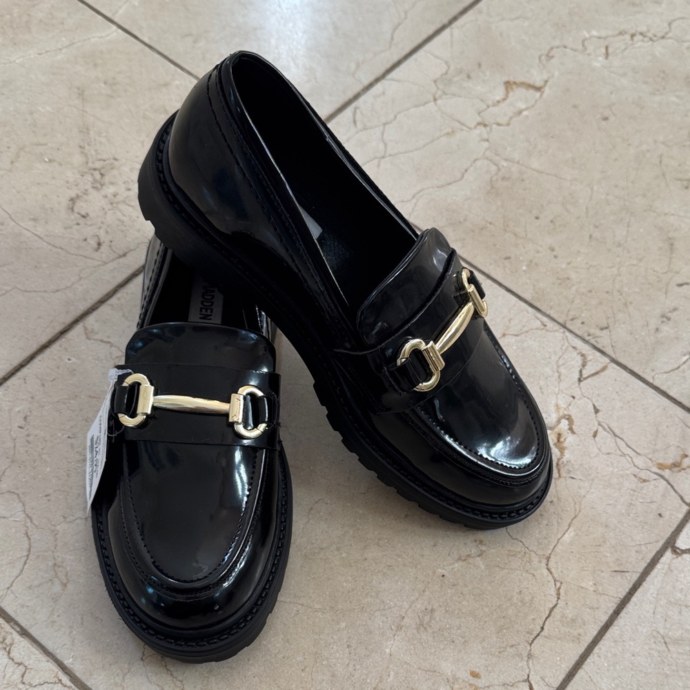 Steve Madden girls size 3 Black Loafers with Gold Detail